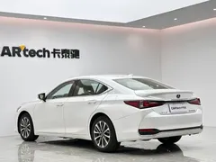 2022 Lexus ES 300h Excellence, белый — фото 3