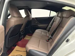 2022 Lexus ES 300h Excellence, белый — фото 9
