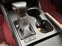 2022 Lexus ES 300h Excellence, белый — фото 15