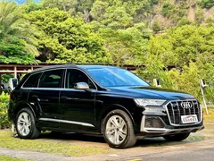 2023 Audi Q7 55 TFSI quattro S line Sport, чёрный — фото 3