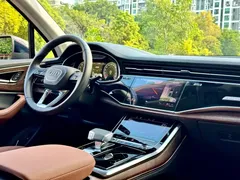 2023 Audi Q7 55 TFSI quattro S line Sport, чёрный — фото 8