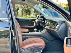2023 Audi Q7 55 TFSI quattro S line Sport, чёрный — фото 10