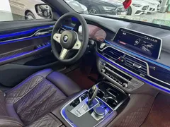 2021 BMW 7 Series 740Li Leading M Sport Package, чёрный — фото 7