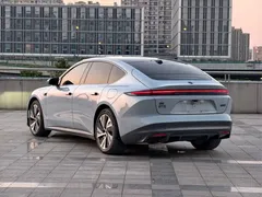 2022 Nio ET5 75kWh, синий — фото 7