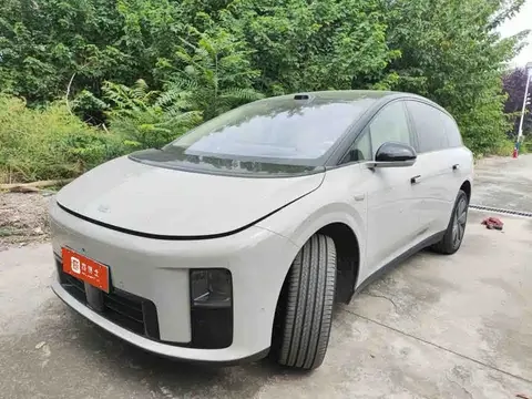 2025 Li Auto i8 Standard