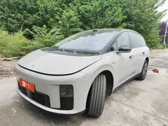 2025 Li Auto i8 Standard — фото 1