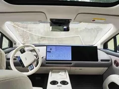 2025 Li Auto i8 Standard — фото 5