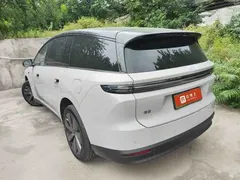 2025 Li Auto i8 Standard — фото 7
