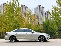 2020 Audi A4L 40 TFSI quattro Luxury Dynamic — фото 4