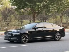 2022 Volvo S90, чёрный — фото 1