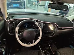 2021 Mitsubishi Outlander 2.0L 2WD 5, белый — фото 4