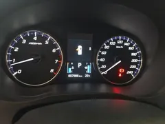 2021 Mitsubishi Outlander 2.0L 2WD 5, белый — фото 5