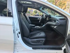 2021 Toyota Camry Hybrid 2.5HG Luxury, белый — фото 6