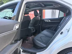2021 Toyota Camry Hybrid 2.5HG Luxury, белый — фото 11