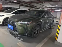2022 Lexus NX 260 2WD, зелёный — фото 1