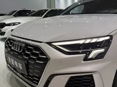 2023 Audi A3 Sportback 35 TFSI Sport, белый — фото 6