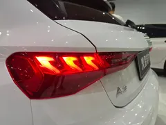 2023 Audi A3 Sportback 35 TFSI Sport, белый — фото 13