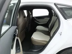 2024 BYD Qin PLUS Honor DM-i PHEV 55km Leading, белый — фото 15