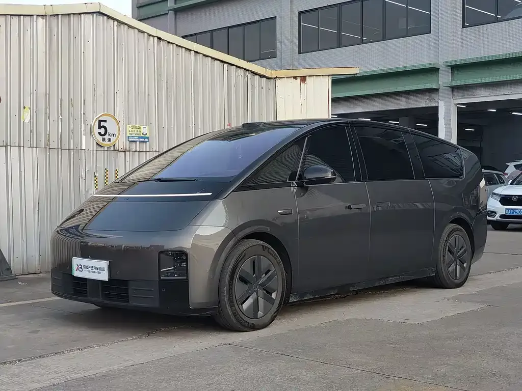 2025 Li Auto MEGA Home