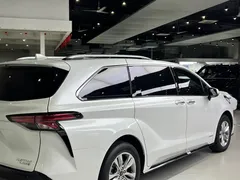 2021 Toyota Sienna 2.5L Hybrid Platinum, белый — фото 7