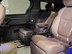 2021 Toyota Sienna 2.5L Hybrid Platinum, белый — фото 10