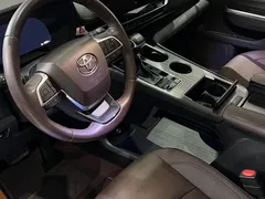 2021 Toyota Sienna 2.5L Hybrid Platinum, белый — фото 18
