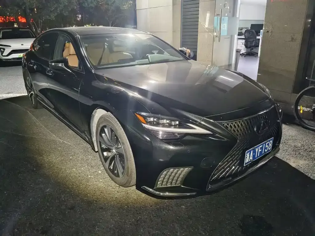 2021 Lexus LS 500h Excellence