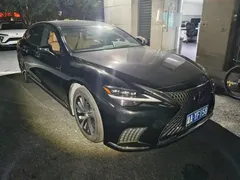 2021 Lexus LS 500h Excellence, чёрный — фото 1