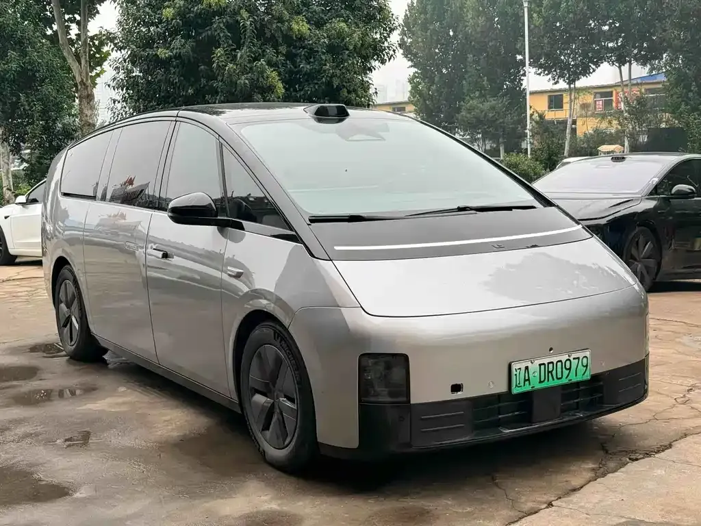 2024 Li Auto MEGA Ultra
