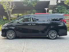 2021 Toyota Alphard Hybrid 2.5L Luxury, чёрный — фото 7