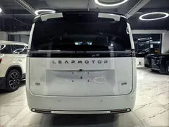 2026 Leapmotor D99 EREV 480 Premium, белый — фото 8