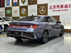 2023 Hyundai Elantra 1.5L CVT LUX Premium, синий — фото 6