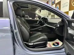 2023 Hyundai Elantra 1.5L CVT LUX Premium, синий — фото 10