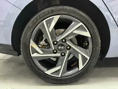 2023 Hyundai Elantra 1.5L CVT LUX Premium, синий — фото 19