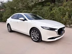 2022 Mazda 3 2.0L AT, белый — фото 3