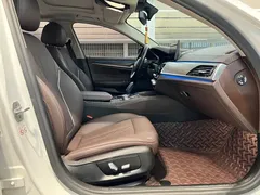 2021 BMW 5 Series 535Le PHEV Luxury Package, белый — фото 12