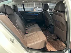 2021 BMW 5 Series 535Le PHEV Luxury Package, белый — фото 13