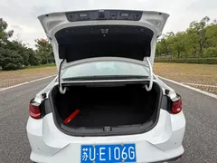 2022 Geely Emgrand L 1.4T CVT Ultimate, белый — фото 11