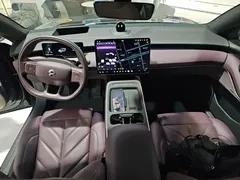 2025 Nio ET5 75kWh, чёрный — фото 10
