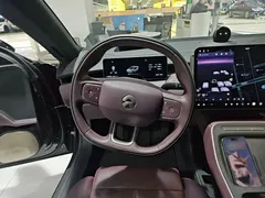 2025 Nio ET5 75kWh, чёрный — фото 11