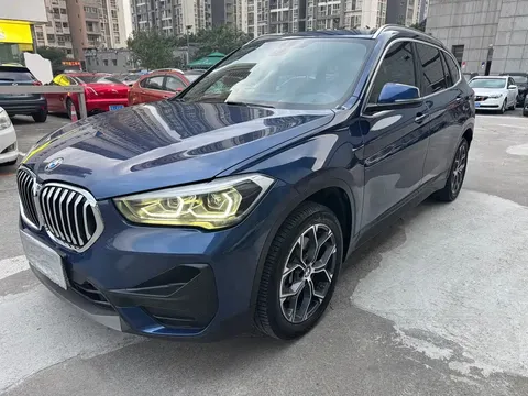2021 BMW X1 Leading