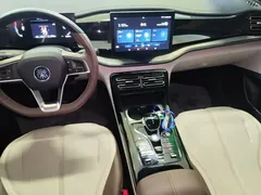 2024 BYD Qin PLUS Honor DM-i PHEV 55km Leading, белый — фото 10