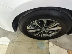 2024 BYD Qin PLUS Honor DM-i PHEV 55km Leading, белый — фото 23
