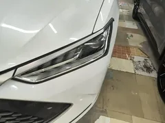 2024 BYD Qin PLUS Honor DM-i PHEV 55km Leading, белый — фото 24