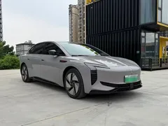 2025 Hongqi EH7 640 4WD — фото 3