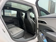 2025 Hongqi EH7 640 4WD — фото 6