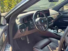 2021 BMW 6 Series GT 630i M Sport Grand Tourer, чёрный — фото 4