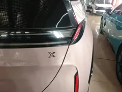 2025 Zeekr X 5 seats Long Range, чёрный — фото 24