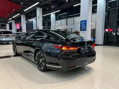 2021 Lexus LS 500h Executive, чёрный — фото 4