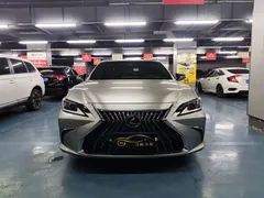 2021 Lexus ES 200 Excellence — фото 2